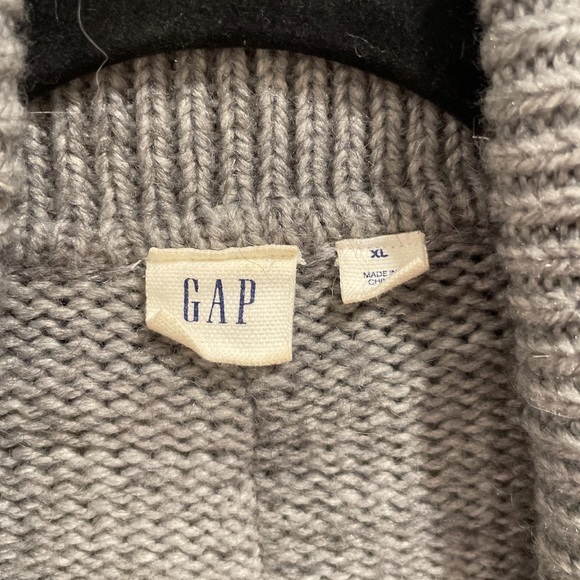 long cozy grey knit sweater from Gap - Picture 8 of 8